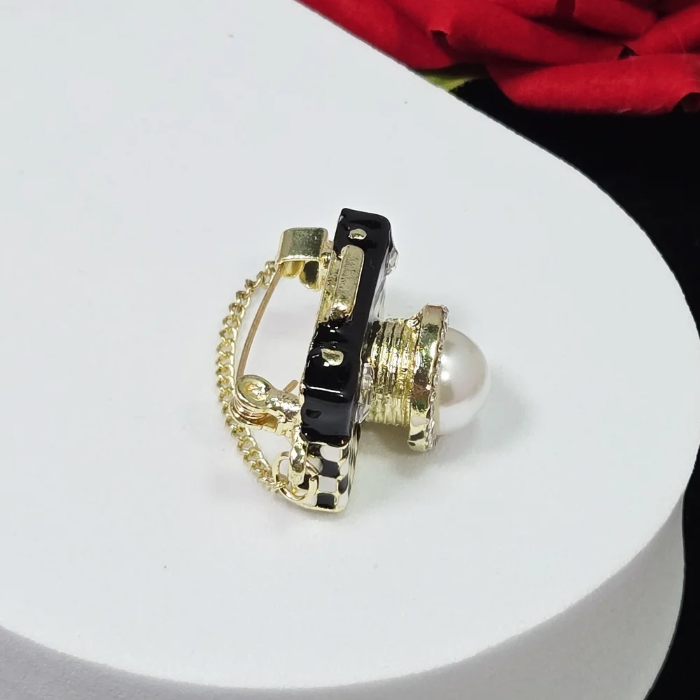 Vintage Camera Brooch Retro Photography Pin Gold Rhinestone Pearl